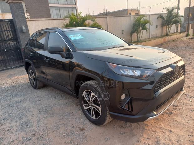 Toyota RAV4 LE 2022 Black