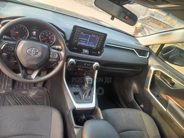 Toyota RAV4 LE 2022 Black