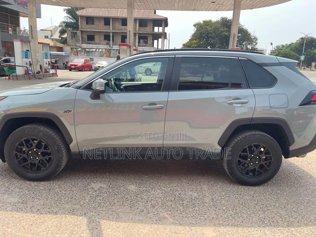 Toyota RAV4 2022 Black