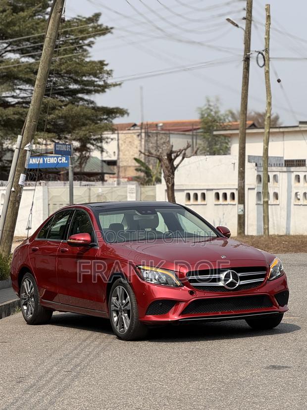 Mercedes-Benz C300 2020 Red