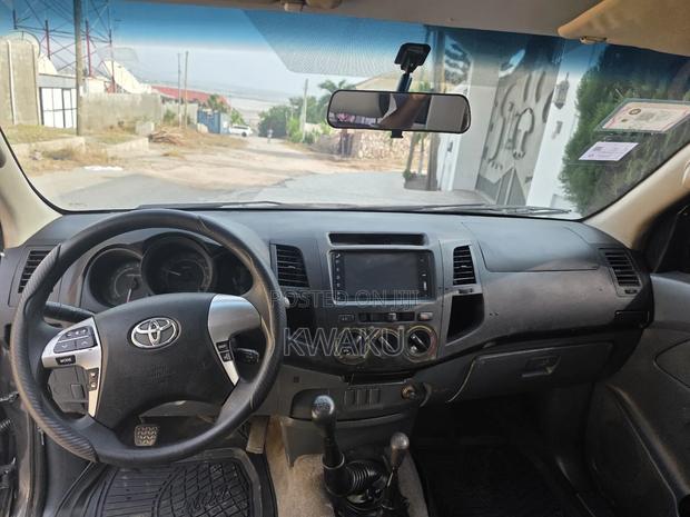 Toyota Hilux 2008 Gray