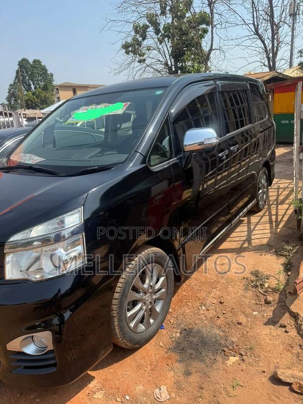 Toyota Voxy 2013 Black