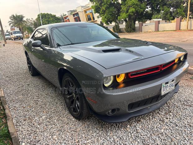 Dodge Challenger SXT AWD 2020