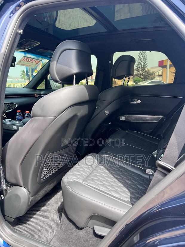 Genesis GV70 2023 Blue