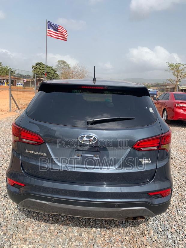 Hyundai Santa Fe SE Ultimate FWD 2018 Gray