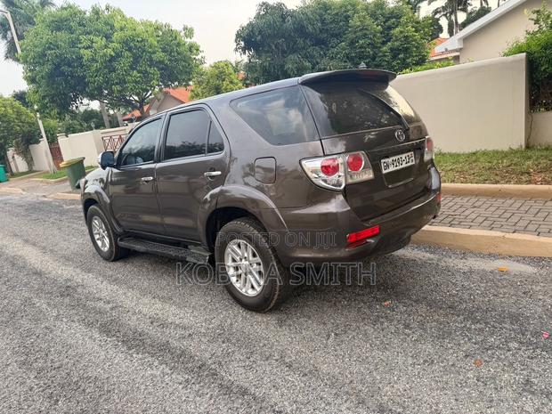 Toyota Fortuner 2013 Brown