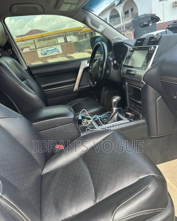 Toyota Land Cruiser Prado 2018 White