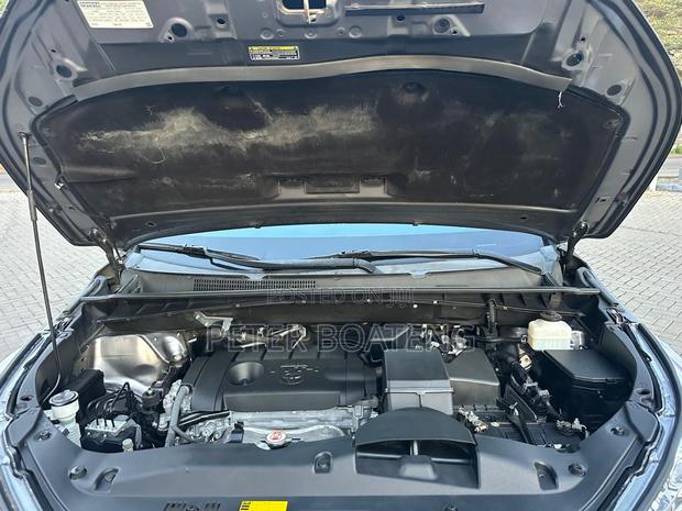 Toyota Highlander LE 2019 Gray