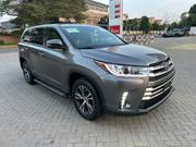 Toyota Highlander LE 2019 Gray for sale