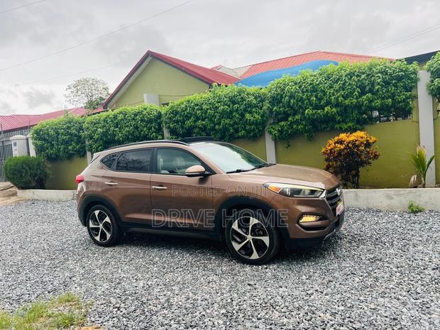 Hyundai Tucson Limited AWD 2018 Brown