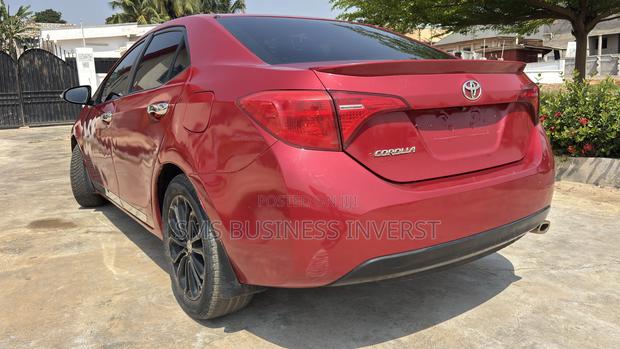 Toyota Corolla LE Eco (1.8L 4cyl 2A) 2018 Red