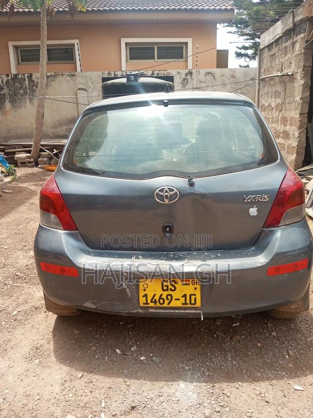 Toyota Yaris 2010 Gray