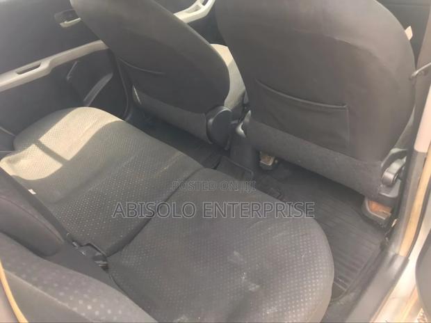 Toyota Yaris Base Hatchback 5dr 2010 Green