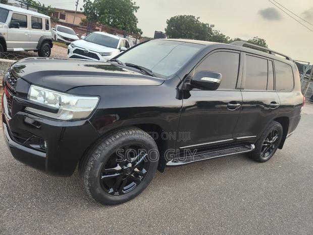 Toyota Land Cruiser 2015 Black