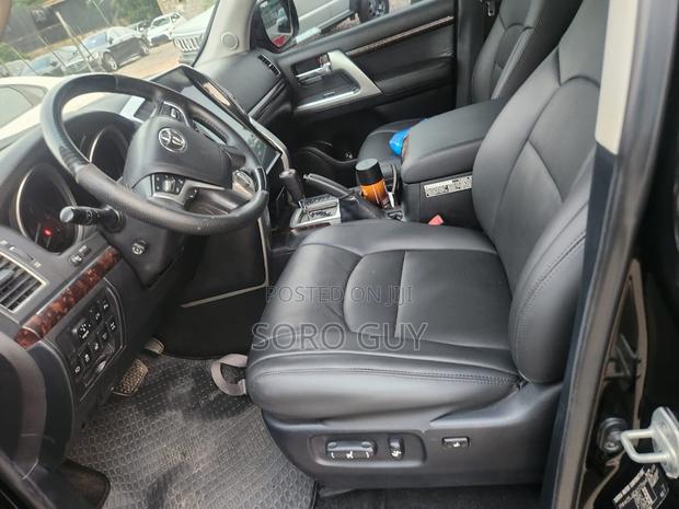 Toyota Land Cruiser 2015 Black