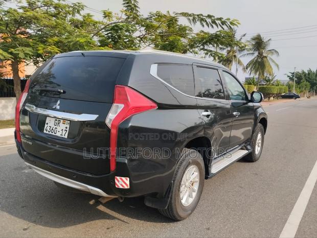 Mitsubishi Pajero Sport 2017 Black