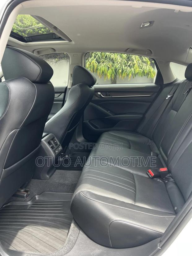 Honda Accord Touring 2.0T 2018 White