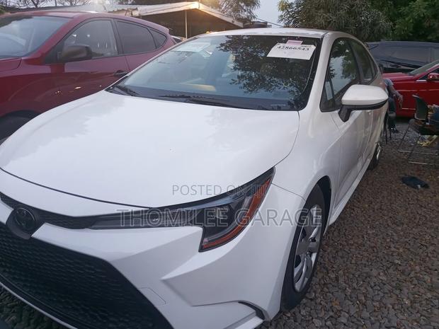 Toyota Corolla LE 2022 White