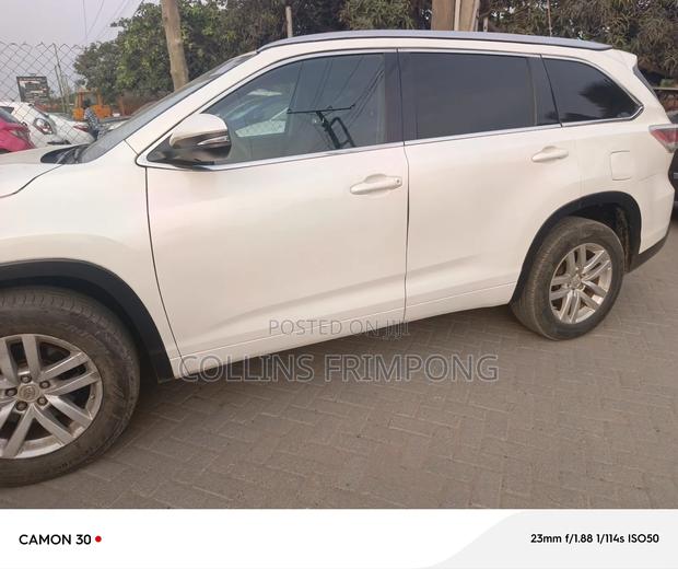 Toyota Highlander LE 4dr SUV (2.7L 4cyl 6A) 2014 White
