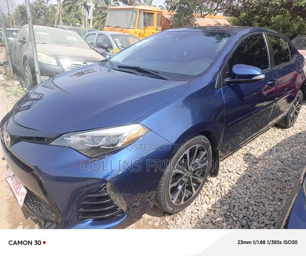 Toyota Corolla LE (1.8L 4cyl 2A) 2018 Blue