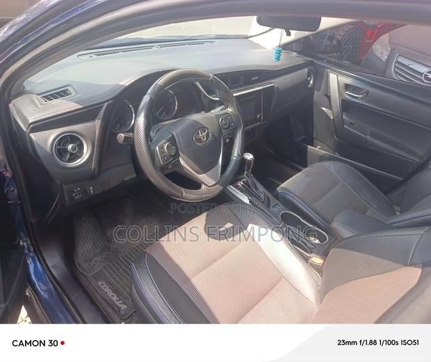 Toyota Corolla LE (1.8L 4cyl 2A) 2018 Blue