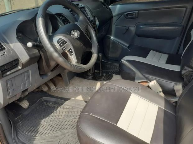 Toyota Hilux 2.5 D-4D SRX 2010 Gray