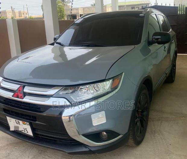 Mitsubishi Outlander 2017 Gray