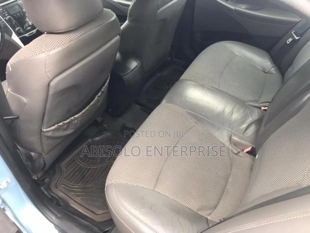 Hyundai Sonata SE 2.0T Sedan FWD (2.0L 4cyl 6A) 2012 Blue