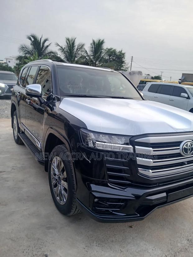 New Toyota Land Cruiser LC300 2025 Black