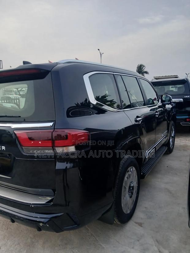 New Toyota Land Cruiser LC300 2025 Black