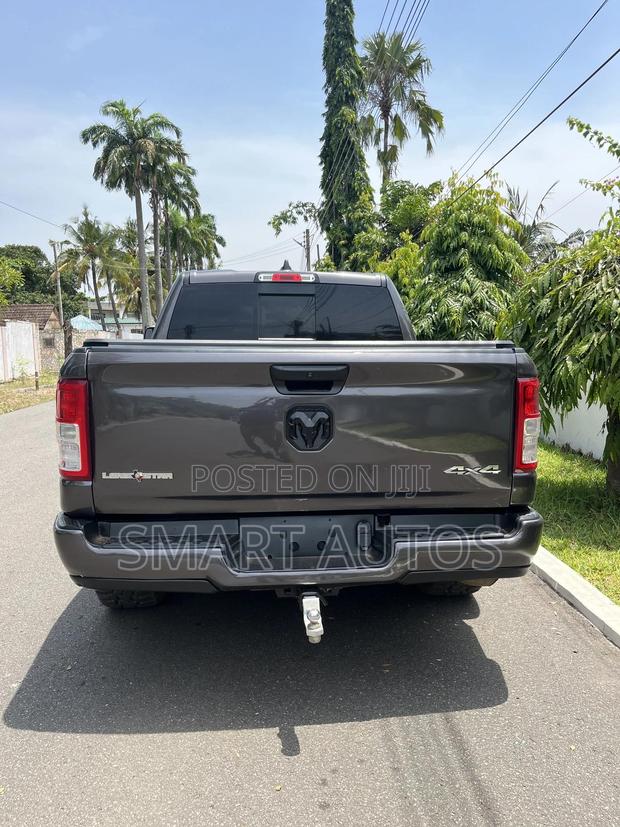 RAM 1500 Lone Star Crew Cab 6.3 ft SB 2023 Gray