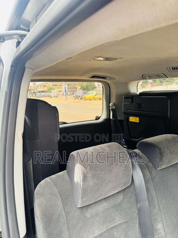 Toyota Voxy 2013 Silver