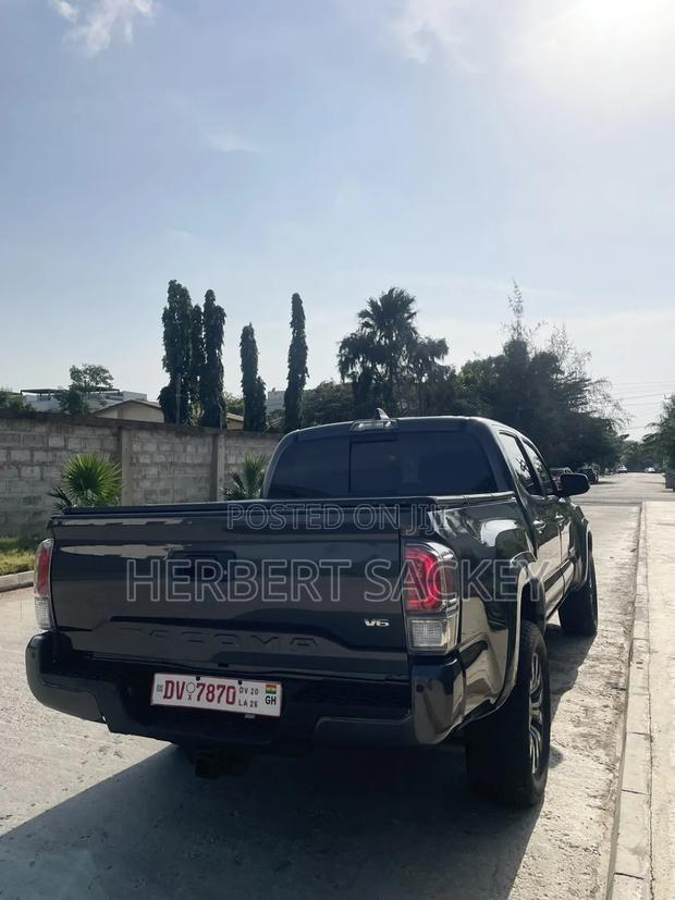 Toyota Tacoma Limited Double Cab 5' Bed V6 AT 2023 Gray