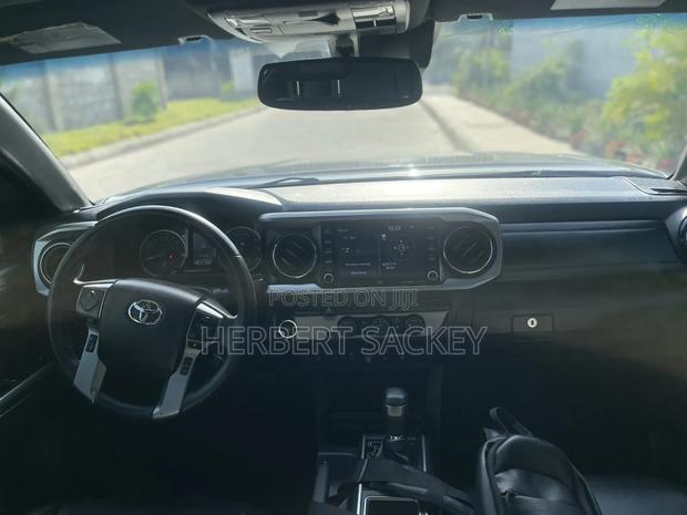 Toyota Tacoma Limited Double Cab 5' Bed V6 AT 2023 Gray