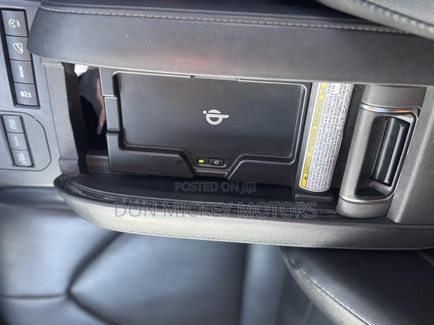 Toyota Highlander XLE 2022 Gray