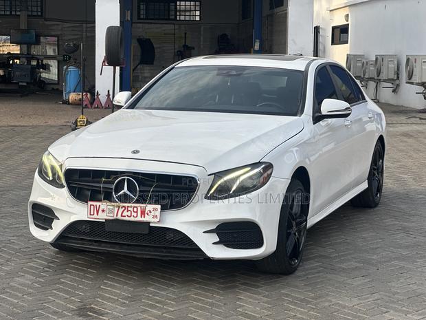 Mercedes-Benz E300 4Matic AWD Sedan (2.0L 4cyl 9A) 2017 White