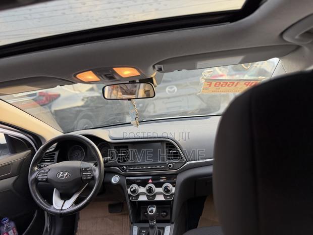 Hyundai Elantra Limited 2020 White
