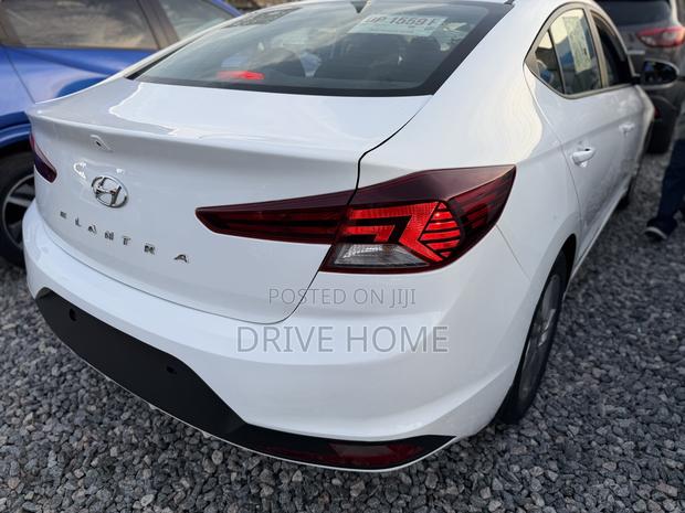 Hyundai Elantra Limited 2020 White