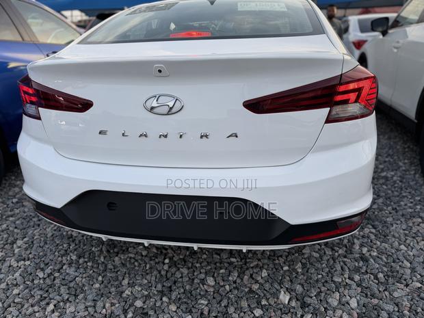 Hyundai Elantra Limited 2020 White