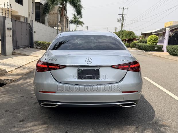 Mercedes-Benz C300 2024 Silver