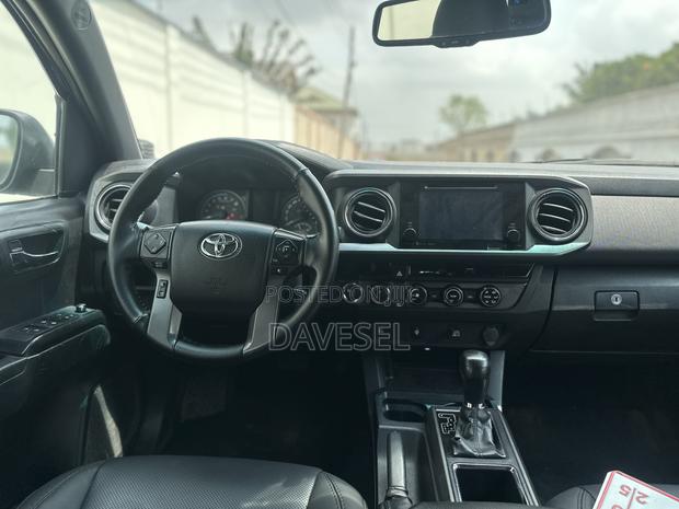 Toyota Tacoma 2017 Blue