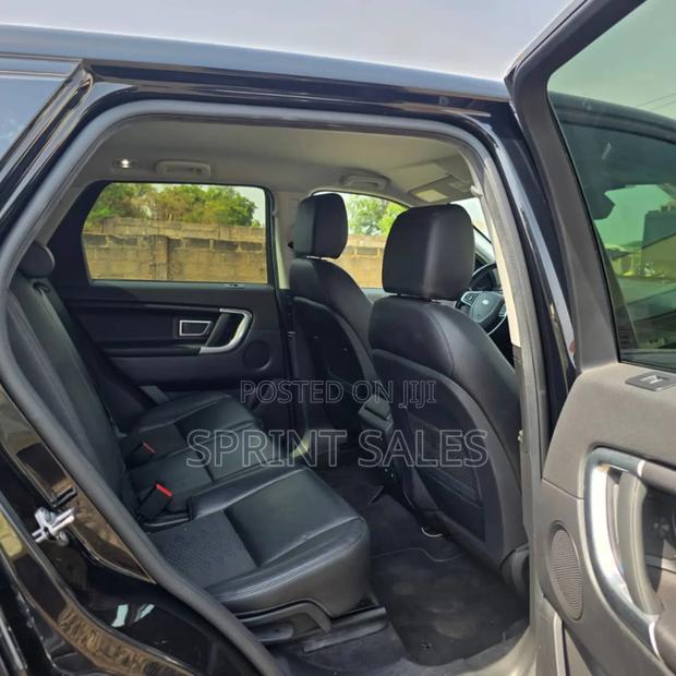 Land Rover Discovery Sport SE 2019 Black