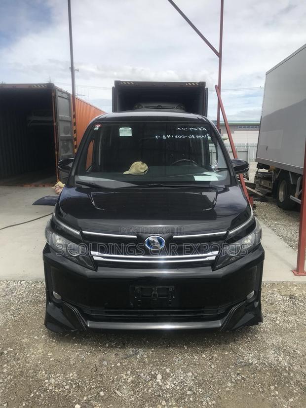 Toyota Voxy SV Premium 2014 Black