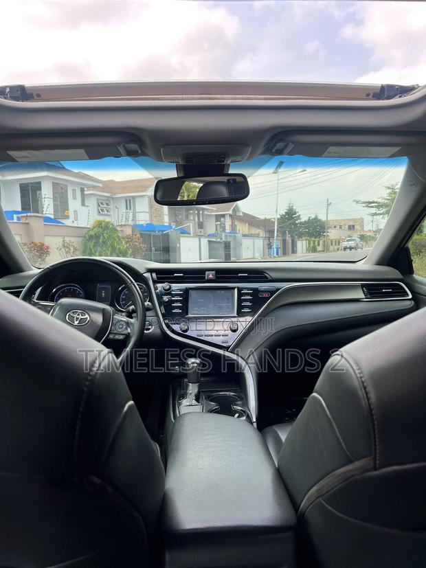 Toyota Camry SE (2.5L 4cyl 8A) 2019 Black