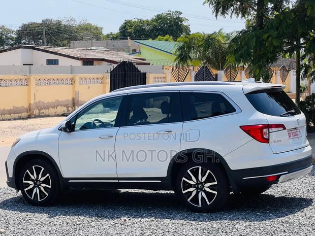 Honda Pilot Touring 7-Passenger 2021 White