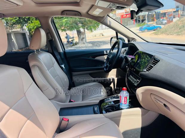 Honda Pilot Touring 7-Passenger 2021 White