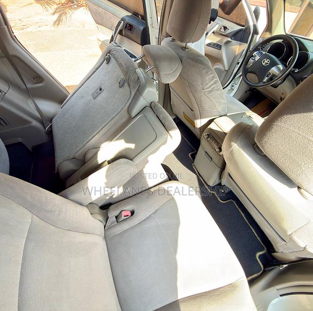 Toyota Highlander 2.7L 2WD 2013 Pearl