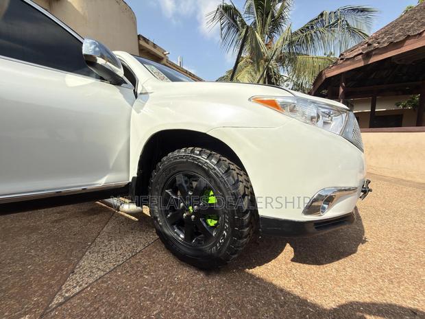 Toyota Highlander 2.7L 2WD 2013 Pearl