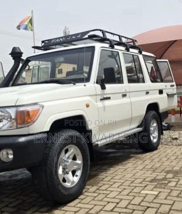 Toyota Land Cruiser 79 Series 2015 White