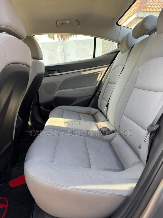 Hyundai Elantra SEL 2018 Gray